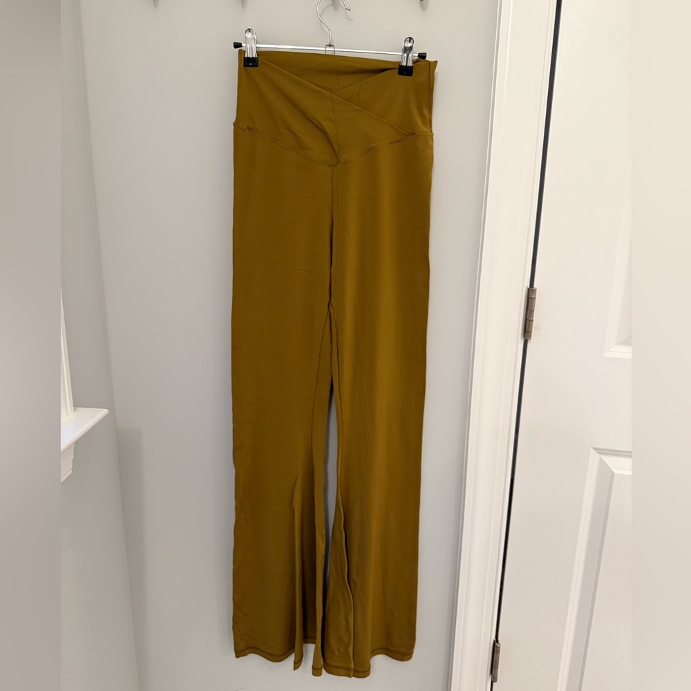 Aeire Flare leggings - Size Large